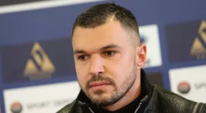 {{ otherArticle[0].article.title }}