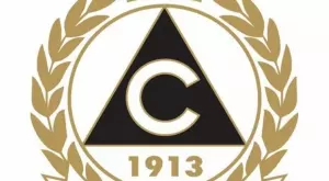 В Славия избухнаха, нападнаха реферите и Касай: VAR спасява бездарните съдии