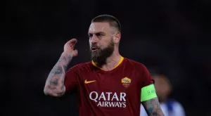 Изненадващ кандидат предлага договор на Даниеле Де Роси