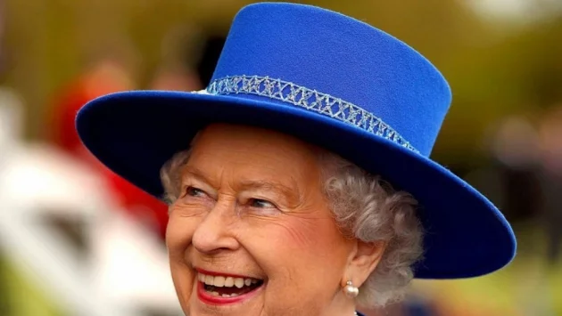 Елизабет II навършва 94 (СНИМКИ)