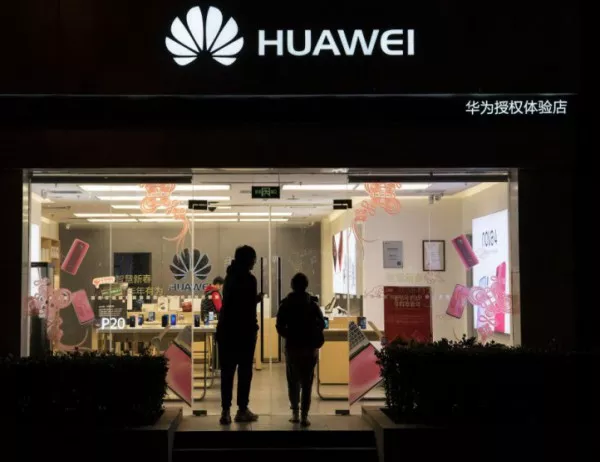 Великобритания разрешава на Huawei да е част от 5G мрежата в страната  