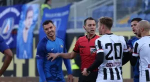 {{ otherArticle[0].article.title }}