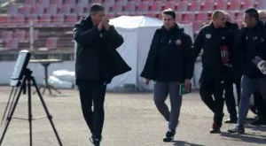 {{ otherArticle[0].article.title }}