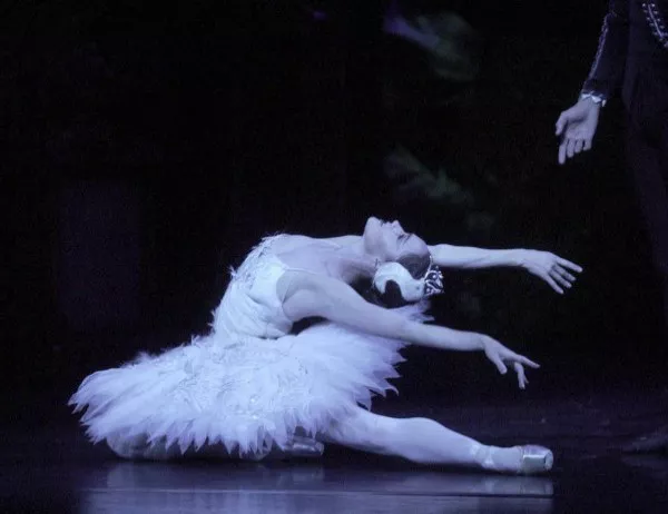 На сцената на Болшой театър се състои премиерата на балета Лебедово езеро