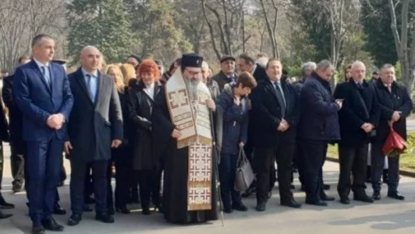 Варненци се поклониха пред подвига на Апостола на Свободата