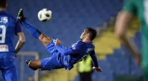 {{ otherArticle[0].article.title }}