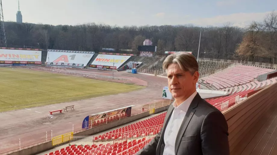 Спортният директор на ЦСКА също е с неясно бъдеще