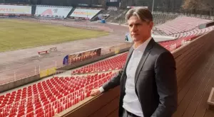 {{ otherArticle[0].article.title }}