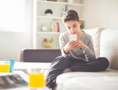 Как да предотвратим депресията заради смартфоните при децата?