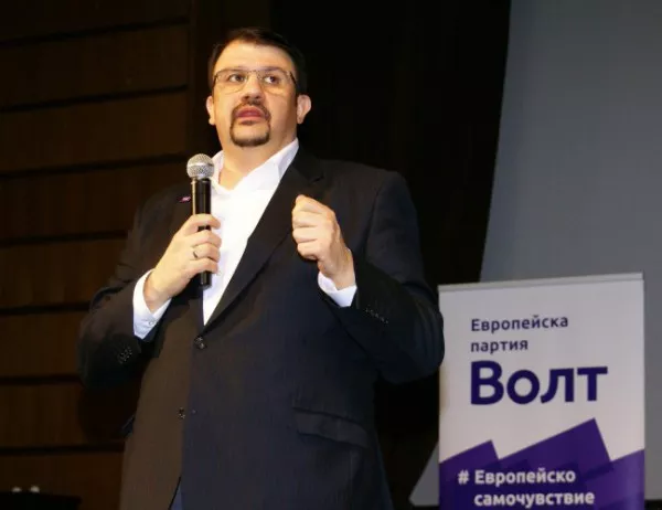 Настимир Ананиев: Изборът не е само измежду "близнаците" ГЕРБ и БСП 