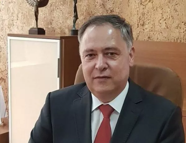 Обвиненият в плагиатство ректор на ТУ-Варна е върнат на поста му