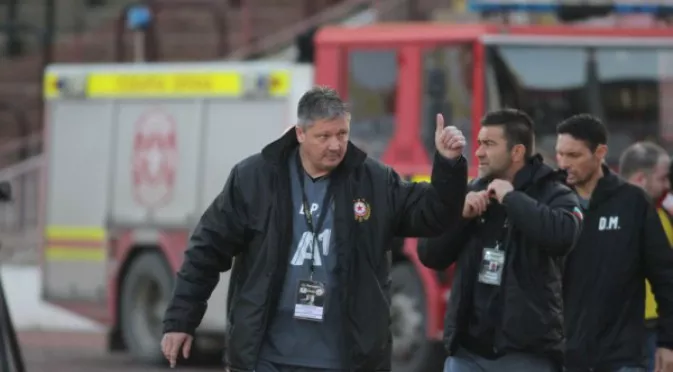 Треньорският щаб на ЦСКА полудя след нарушения на Манолев (ВИДЕО)