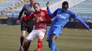 {{ otherArticle[0].article.title }}