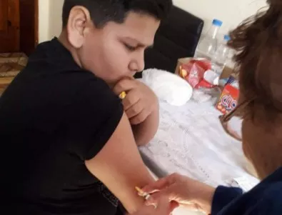 Масови имунизации и реимунизации срещу морбили и рубеола в ромски махали в Пловдив