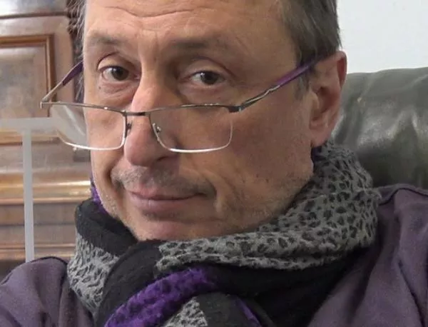 Пловдивският художник Ангел Гешев става на 57 години