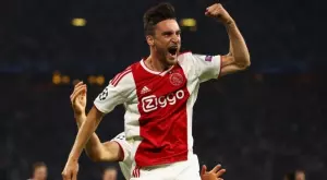 {{ otherArticle[0].article.title }}