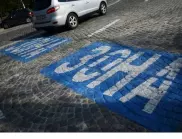Издаването на винетни стикер за паркиране в "синя" и "зелена зона" в София става изцяло онлайн