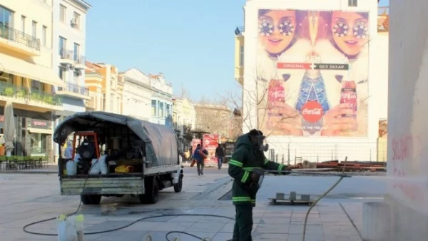 Общинско предприятие тръгва на война срещу надписите по улиците на Пловдив