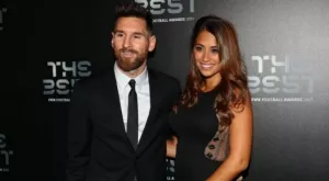 Меси в неочакван вид: Без брада и с бира в ръка (СНИМКА)