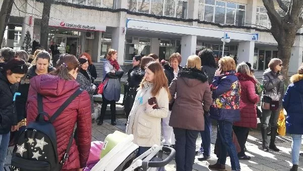 И майки на деца с увреждания подкрепиха протеста на медиците в Добрич