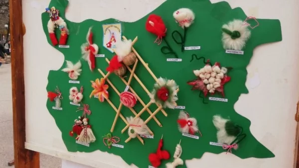 „Млада Марта“ зарадва малки и големи в Стара Загора (СНИМКИ) 