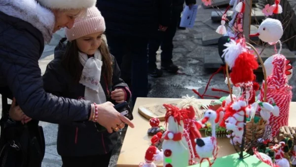 Малчуганите в Банско се състезаваха в конкурс за най-атрактивни мартеници