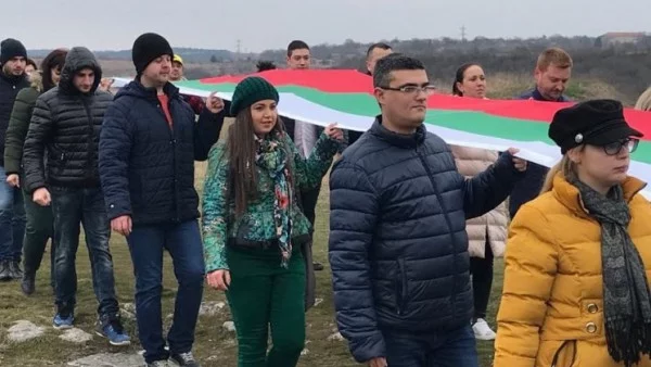 Проучване: Българите предпочитат патриотизма пред глобализма, така е и по света