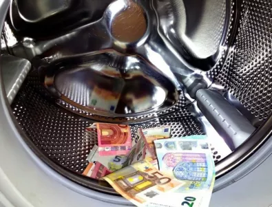 Борбата с прането на пари - 100 души обработват отчети 10 години