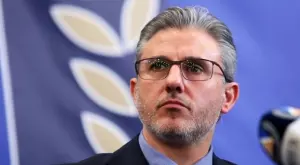 {{ otherArticle[0].article.title }}