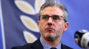 {{ otherArticle[0].article.title }}