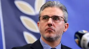 {{ otherArticle[0].article.title }}