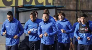 {{ otherArticle[0].article.title }}