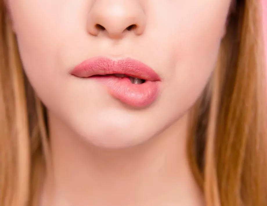 Как бързо да възвърнете красотата на вашите устни напълно безплатно