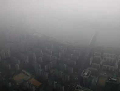 Магистралите в Китай са затворени заради тежък смог 