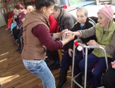Най-иновативните техники и инициативи по трудотерапия в домовете за стари хора в Кюстендилско 