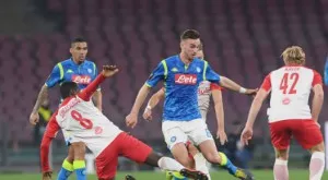 Наполи вече гледа към 1/4-финалите в Лига Европа след убедителна победа