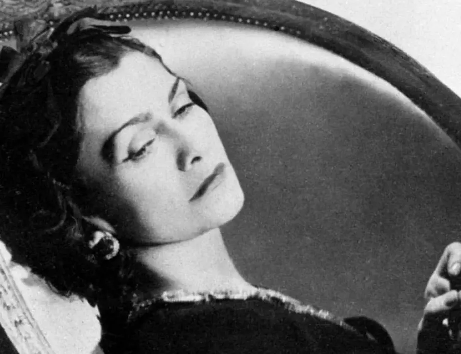 Коко Шанел представя легендарния парфюм Chanel No. 5 - Новини от Actualno
