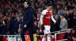 Замесените в гангстерска война Йозил и Колашинац се завръщат в Арсенал