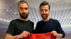 {{ otherArticle[0].article.title }}