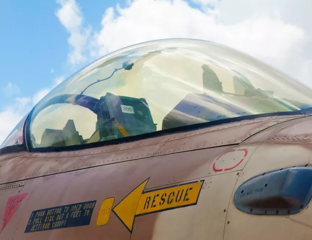Прототип на реактивният изтребител F-15 полита за първи път