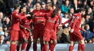 Звезда на Ливърпул се снима с прасе: Дори и той има какво да каже за борбата за титлата (СНИМКА)