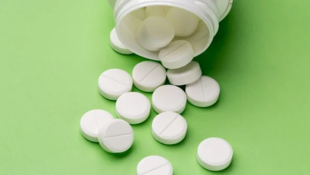 Безопасно ли е да пиете лекарство след срока му на годност?