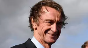 Сър Джим Ратклиф води легенда на италианския футбол в Манчестър Юнайтед