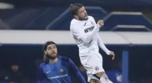 {{ otherArticle[0].article.title }}