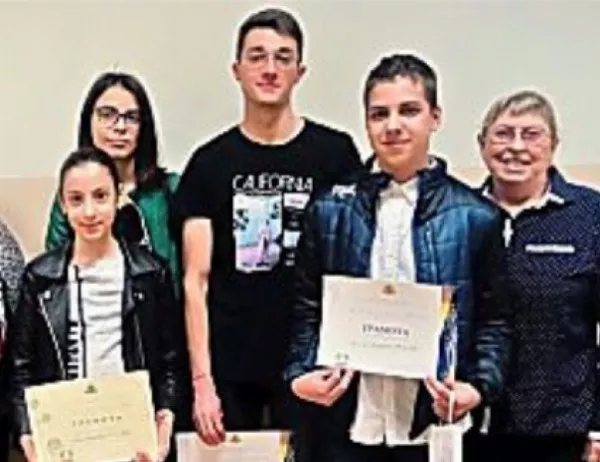 Ученици от МГ "Баба Тонка"- Русе влязоха в националния отбор по информатика