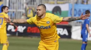 {{ otherArticle[0].article.title }}