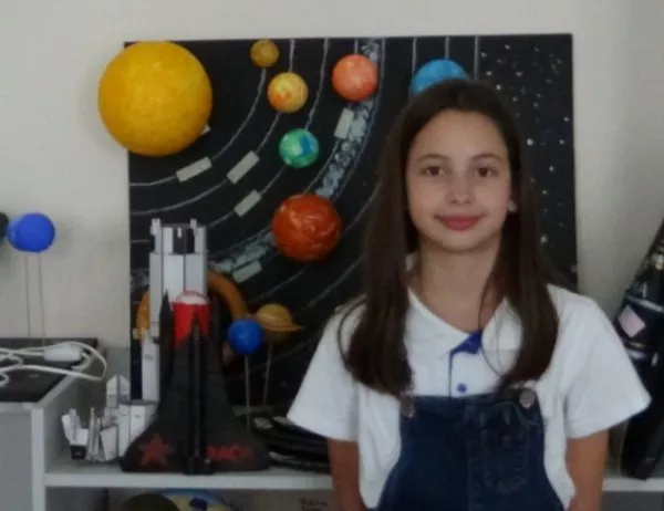 Ученичка от Бургас получи награда от НАСА