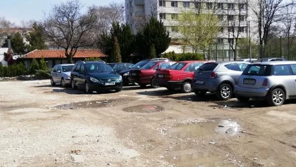 Три нови паркинга на невралгични места изграждат в пловдивския район „Западен“ (СНИМКИ)