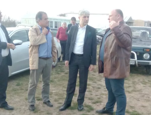 Министър Нено Димов: Няма нарушения при отварянето на Шабленското езеро