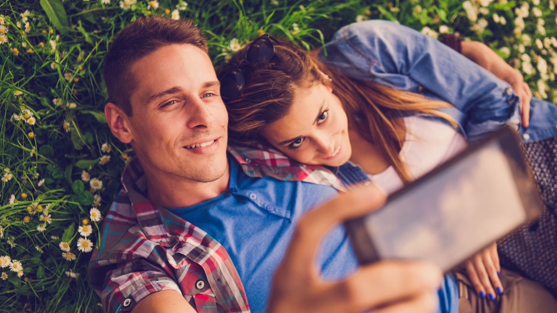 Дневен любовен хороскоп за 16 март 2024